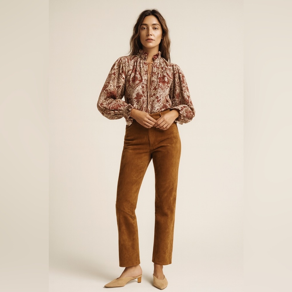 Vintage Lanna brown cognac colored high rise suede pants. Size 10